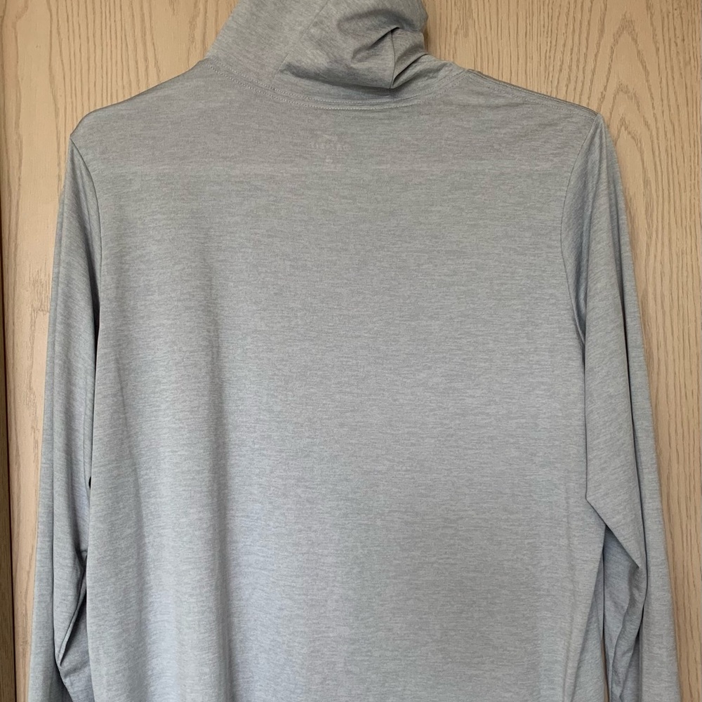 Nike Dri-Fit Women’s 2X Grey Long Sleeve Hooded Shirt - Picture 2 of 4